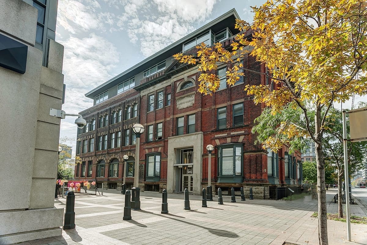 915 King St W 309 Beautiful