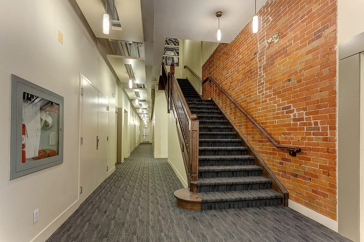915 King St W 309 Beautiful Converted Hard Loft In Niagara Toronto 915 King St W 309 Beautiful Converted Hard Loft In Niagara Toronto