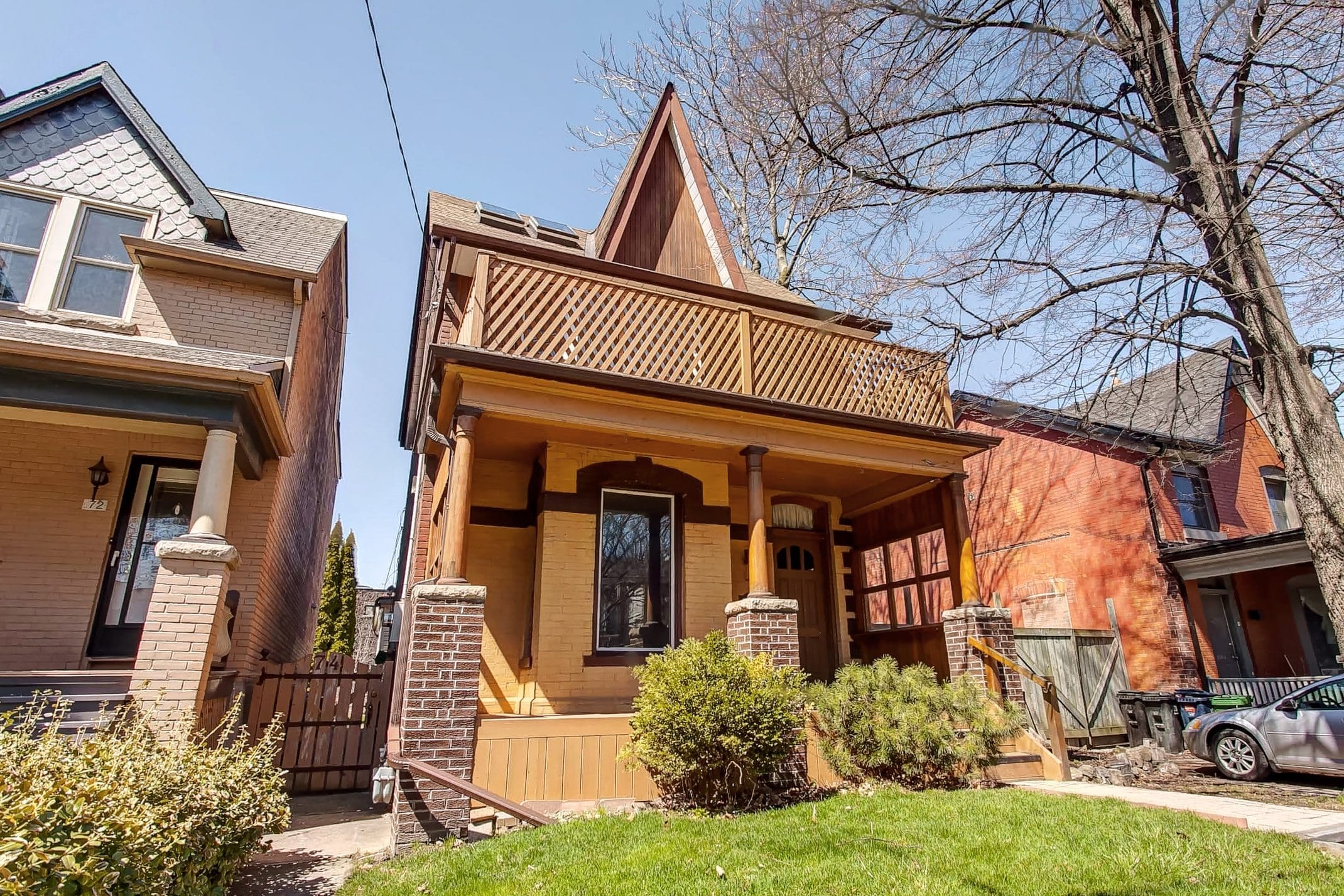 74 Gwynne Ave Sunfilled 2.5storey detached in South Parkdale!
